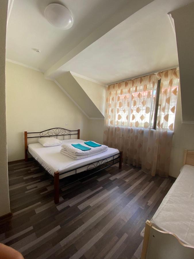 Vip Hostel Mukacheve Luaran gambar
