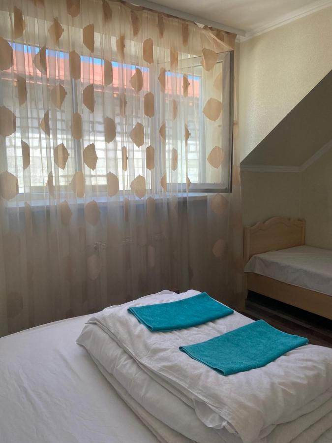 Vip Hostel Mukacheve Luaran gambar