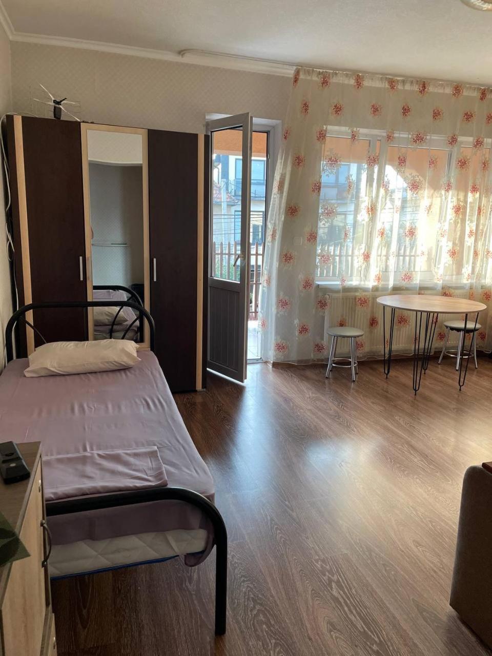 Vip Hostel Mukacheve Luaran gambar